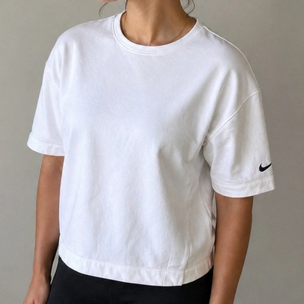 Nike Womens Pullover Minimalist White Mesh Back Athletic Short Sleeve Size Small
